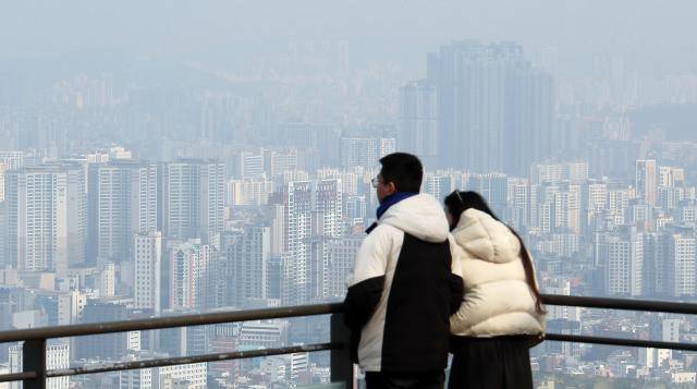 서울 남산에서 바라본&nbsp;아파트&nbsp;단지 일대. [사진=연합뉴스]