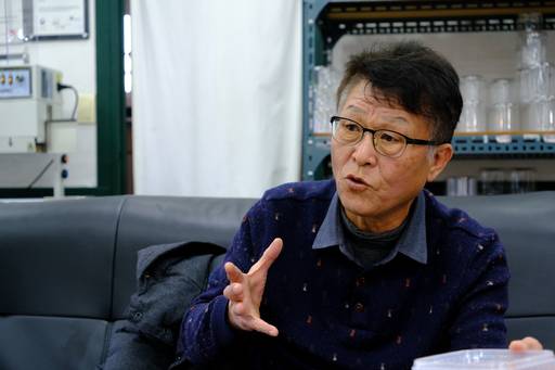 임경환 대표가 제품을 설명하고 있다. /사진=김승호 기자