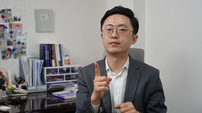 지난 10일 오후 2시 서울 송파구 석촌동 세무법인 리치 사무실에서 만난 이장원 대표 세무사가 조선비즈와 인터뷰를 하고 있다. /박지윤 기자