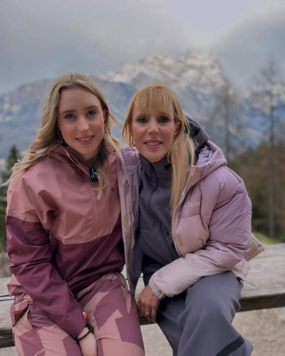 체카렐리-콜투리 모녀. 콜투리 SNS.&nbsp;