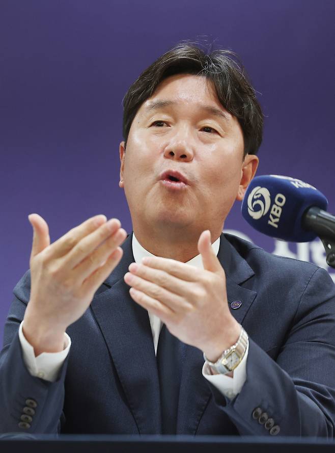 <yonhap photo-3363="">(서울=연합뉴스) 박동주 기자 = 6일 서울 중구 한국프레스센터에서 열린 2026 WBC 대표팀 기자회견에서 류지현 한국 야구 대표팀 감독이 취재진 질문에 답하고 있다. 2026.2.6 pdj6635@yna.co.kr/2026-02-06 10:39:11/ <저작권자 ⓒ 1980~2026 ㈜연합뉴스. 무단 전재 재배포 금지, AI 학습 및 활용 금지></yonhap>