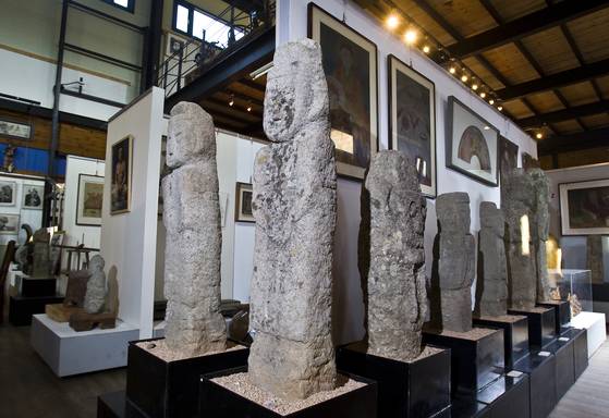 경기도 광주에 위치한 얼굴박물관. 석인상 등 다양한 모양을 한 얼굴 작품 수천 점도 전시돼 있다. 중앙포토