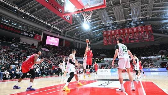 슛 던지는 문유현. 사진[연합뉴스]