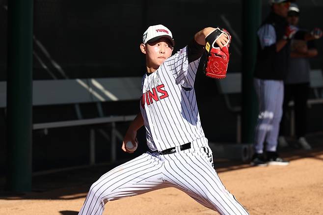 ▲ LG 2년차 투수 김영우는 올해 목표를 부상 없는 시즌, 연속성 있는 활약으로 정했다. 그러다 보면 팀도 우승하고, 다시 국가대표에 뽑힐 수 있지 않을까 하는 기대가 있다. ⓒ LG 트윈스