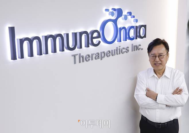 김흥태 이뮨온시아 대표이사가 최근 서울 강서구 이뮨온시아에서 이투데이와 인터뷰에 앞서 포즈를 취하고 있다. 조현호 기자 hyunho@