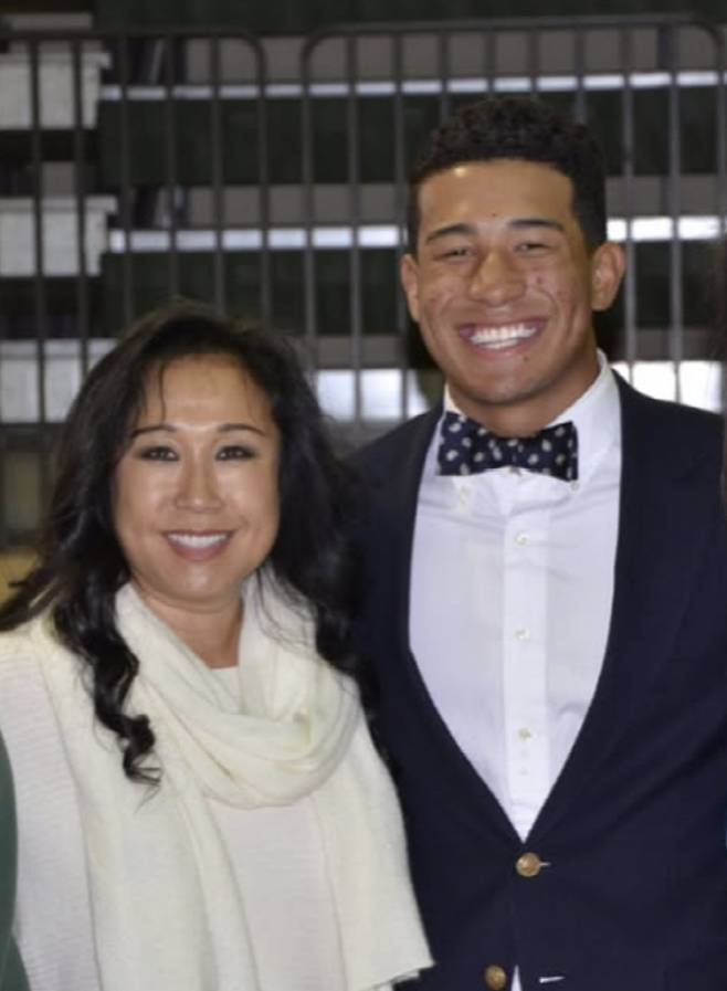 한국 야구대표팀에 뽑힌 저마이 존스(오른쪽)와 어머니 미셸. 사진제공=저마이 존스 SNS