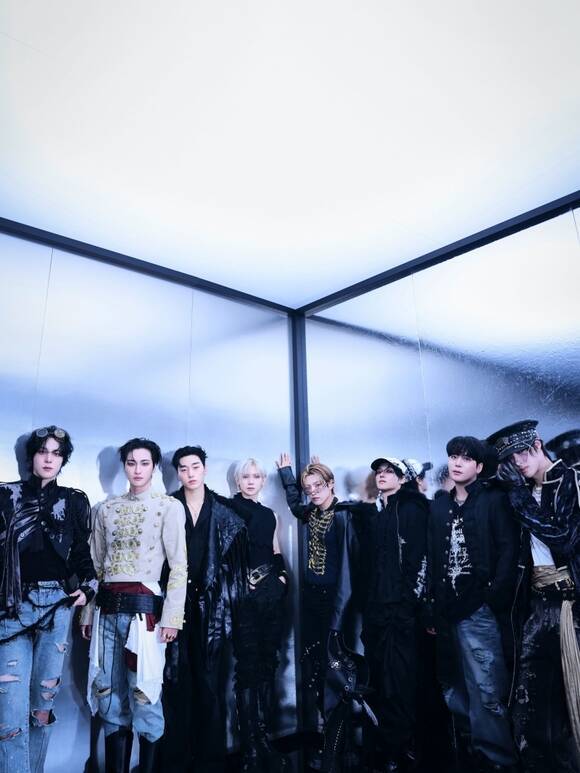 에이티즈가 미니 13집 'GOLDEN HOUR : Part.4'로 미국 내 자체 최다 음반 판매량을 기록하면서 '빌보드 200' 3위에 올랐다. /KQ엔터