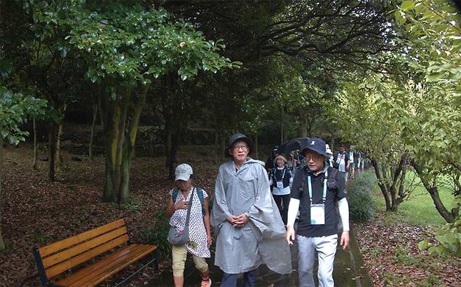 ’길 위의 리더십’ 유홍준 교수 인문 강의 현장(사진 제주올레 제공)