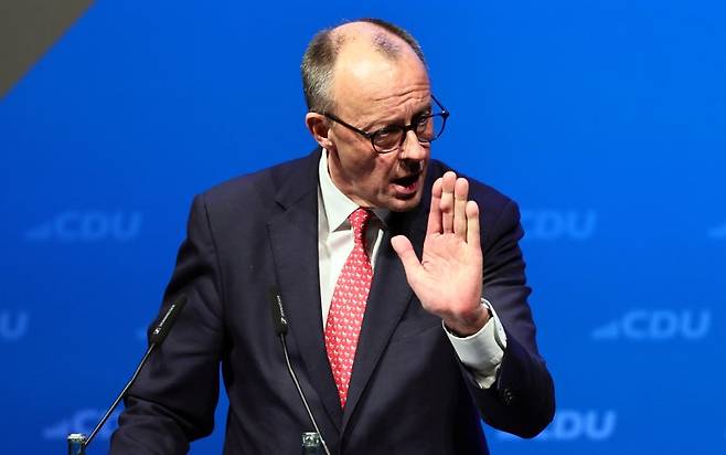 독일의 프리드리히 메르츠 총리가 18일(현지시간) 독일 트리어에서 열린 기독민주당(CDU) 행사에서 연설하고 있다.EPA연합뉴스