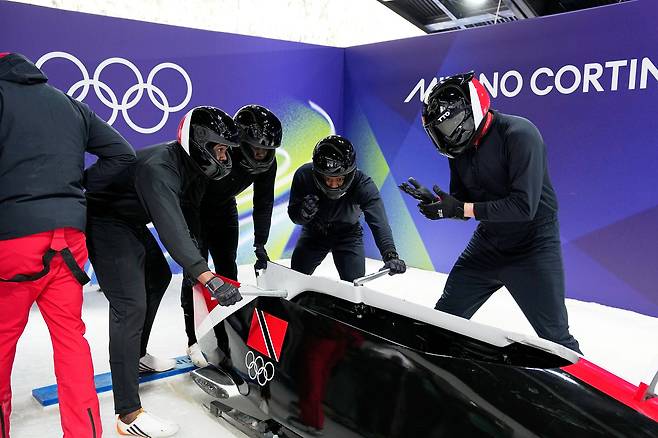 남자 4인승 트레이닝 세션에 참여한 트리니다드토바고 봅슬레이 대표팀. AP=연합뉴스