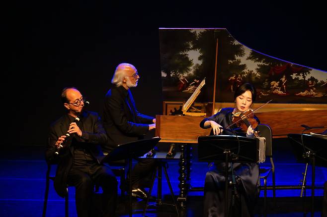 지난해 마포아트센터에서 내한공연을 가진 벨기에의 바로크 음악 앙상블 일 가르델리노(Il Gardellino)와 멤버 김은식(왼쪽) [마포문화재단 제공]