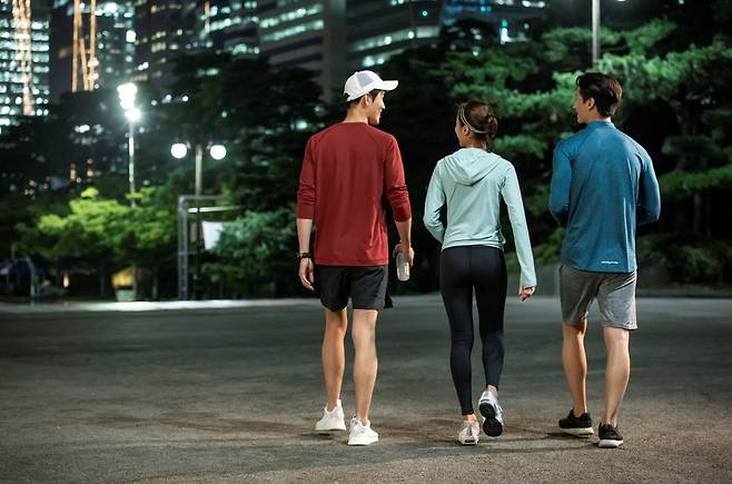 가벼운 걷기 등 일상적인 활동을 유지하는 것이 요로결석 위험을 줄이는 데 도움이 될 수 있다. 클립아트코리아