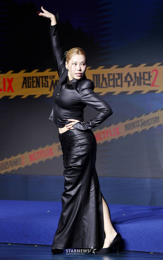 방송인 가비가 19일 서울 마포구 호텔 나루 엠갤러리에서 진행된 넷플릭스 예능 '미스터리 수사단 시즌2' 제작발표회에 참석해 포즈를 취하고 있다. /2026.02.19 /사진=김휘선 hwijpg@