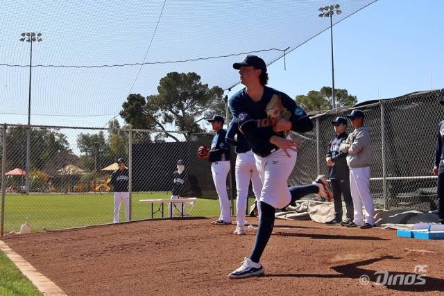 NC 다이노스 새 외국인 투수 커티스 테일러가 스프링캠프가 진행 중인 미국 애리조나주 투손에서 훈련하고 있다./NC 다이노스/