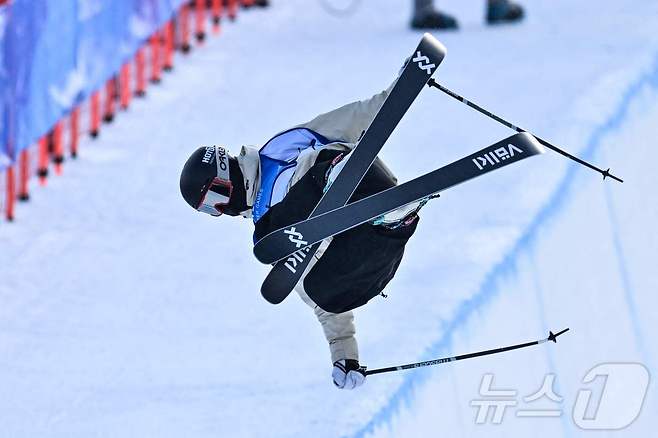 이승훈의 프리스타일 스키 하프파이프 경기 모습. ⓒ AFP=뉴스1