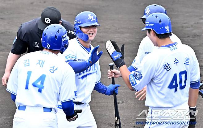 20일 일본 오키나와 온나손 아카마 구장에서 열린 대한민국 야구 대표팀과 삼성 라이온즈의 평가전, 양우현이 스리런포를 날린 뒤 환호하고 있다. 오키나와(일본)=박재만 기자 pjm@sportschosun.com./2026.02.20/