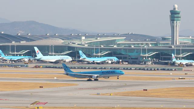 대한항공 항공기가 19일 인천국제공항에서 이륙하고 있다. 연합뉴스.