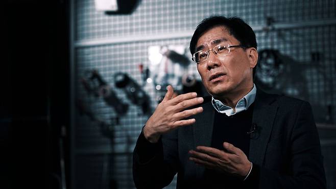 지난달 27일 정일천 전 국정원 공작관이 중앙일보 'VOICE' 시리즈와 인터뷰하고 있다.