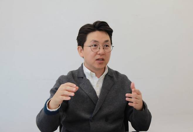 이명한 스패너 대표가 한국경제신문과의 인터뷰에서 자동화 솔루션을 설명하고 있다. 스패너 제공