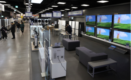 서울의 한 대형마트 TV 매장 모습. (사진=연합뉴스)