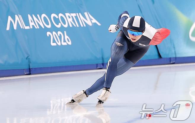 스피드스케이팅 정재원이 19일(현지시간) 이탈리아 밀라노 스피드스케이팅 스타디움에서 열린 스피드 스케이팅 남자 1500m에서 질주하고 있다. 2026.2.20 ⓒ 뉴스1 김성진 기자