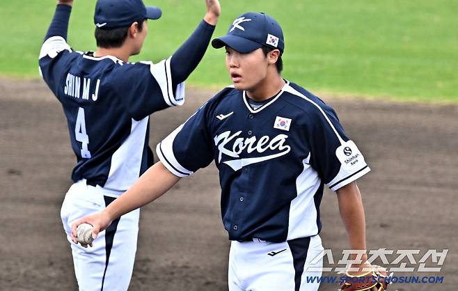 20일 일본 오키나와 온나손 아카마 구장에서 열린 대한민국 야구 대표팀과 삼성 라이온즈의 평가전. 정우주가 숨을 고르고 있다. 오키나와(일본)=박재만 기자 pjm@sportschosun.com/2026.02.20/
