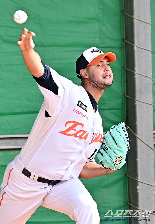 최고 구속 156km 에르난데스는 22일 지바 롯데전 등판한다.