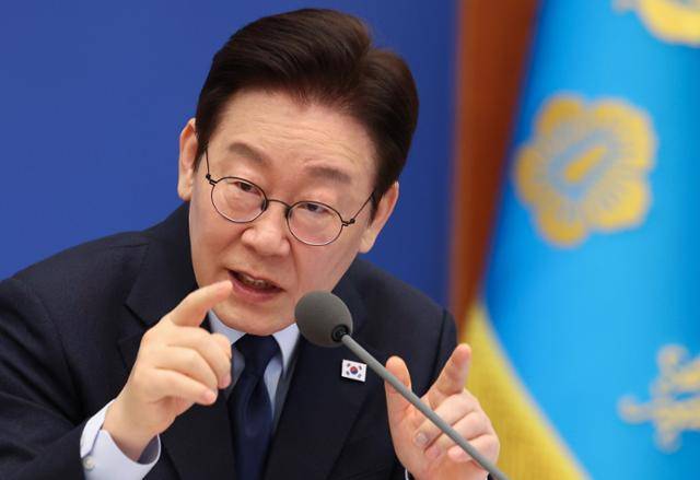 이재명 대통령이 10일 청와대에서 국무회의를 주재하고 있다. 왕태석 선임기자