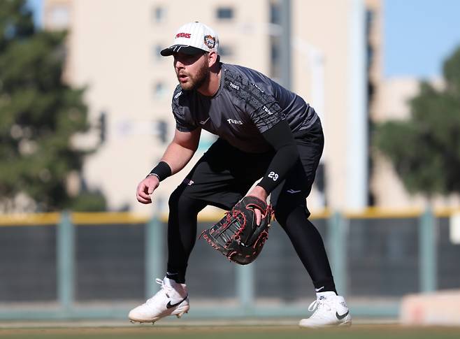 LG 오스틴이 2026 미국 애리조나 스프링캠프에서 훈련하고 있다. 사진=구단 제공