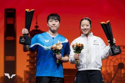 탁구 WTT 파이널스 홍콩 혼합복식 우승을 합작한 임종훈(왼쪽)과 신유빈 [WTT 인스타그램 캡처. 재판매 및 DB 금지]