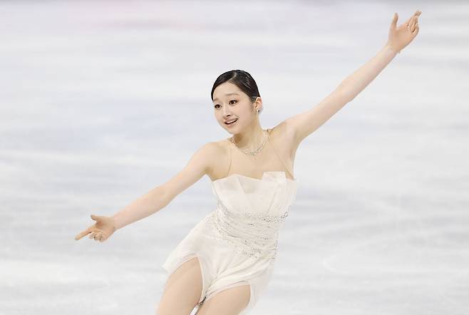 20일(한국 시각) 이탈리아 밀라노 아이스 스케이팅 아레나에서 열린 2026 밀라노-코르티나 동계올림픽 여자 싱글 프리 스케이팅에 출전한 신지아가 연기를 펼치고 있다. /연합뉴스