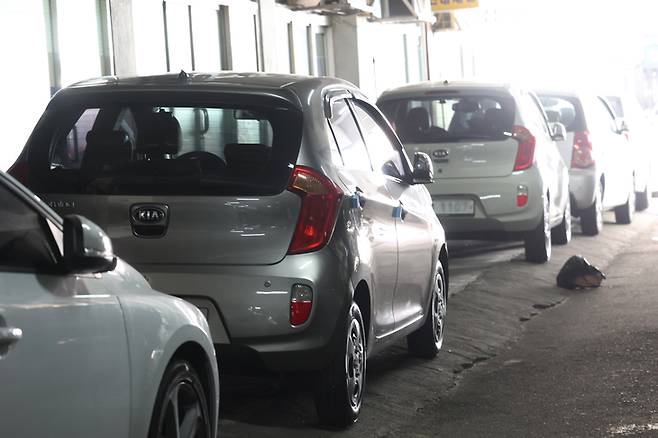 ▲서울의 한 중고차 매매 시장에서 판매되고 있는 기아 모닝. 사진=연합뉴스