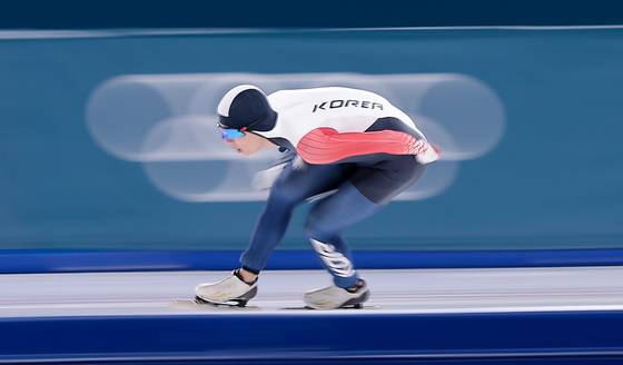 Chung Jae-won at the men's 1500-meter speed skating at the Milan-Cortina 2026 Olympics on Feb. 19. [NEWS1]