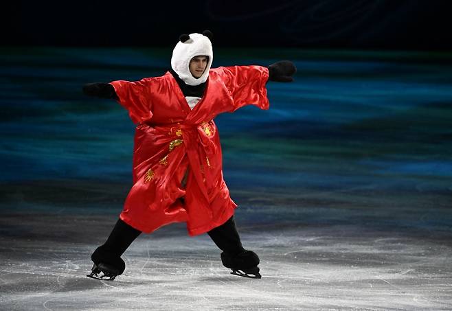 남자 피겨 싱글 금메달리스트 미카일 샤이도로프의 갈라쇼.
