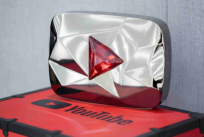 [서울=뉴시스] 블랙핑크 유튜브 레드 다이아몬드 크리에이터 어워즈. (사진 = 유튜브 제공) 2026.02.21. photo@newsis. *재판매 및 DB 금지