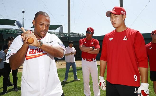 ▲ SSG 퓨처스팀은 이승민의 자질을 높게 평가하며 모두가 기를 살리기 위한 시간을 보냈고, 이승민도 그에 감사하며 후회하지 않는 시즌을 만들겠다고 다짐했다 ⓒSSG랜더스