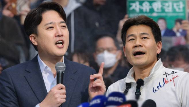 이준석 개혁신당 대표와 한국사 강사 출신 유튜버 전한길(본명 전유관)씨. (사진=연합뉴스, 뉴스1)