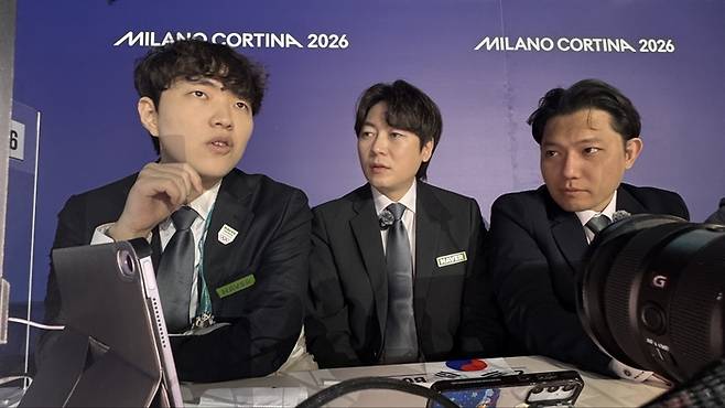 크리에이터 ‘승우아빠’, ‘네클릿’, ‘따효니’(왼쪽부터)가 네이버 스트리밍 플랫폼 ‘치지직’을 통해 2026 밀라노·코르티나 동계올림픽 중계를 하고 있다. 사진 | 네이버