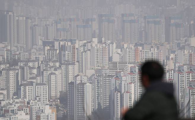 서울 중구 남산에서 바라본 서울 아파트단지 모습. /뉴스1