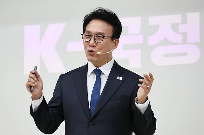 김민석 국무총리가 21일 경북 포항시 포은흥해도서관에서 열린 더불어민주당 경북도당 초청 K-국정설명회에서 특별강연을 하고 있다. /연합뉴스