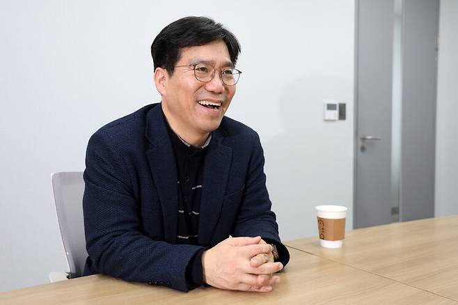 베트남전 민간인학살 피해생존자들을 대리해 국가배상소송과 진실화해위 사건 신청 등을 해온 김남주 민주사회를위한변호사모임(민변) 베트남전 티에프 변호사가 10일 오후 서울 마포구 한겨레신문사에서 인터뷰하고 있다. 김영원 기자 forever@hani.co.kr