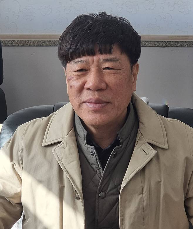 김일근 경북시각장애인복지관 관장은 “장애는 약간 불편할 뿐 삶을 포기할 만할 정도의 것은 아닌 만큼 강한 의지를 갖고 생활하면 밝은 미래가 어느덧 본인 앞에 다가와 있을 것”이라고 말한다.