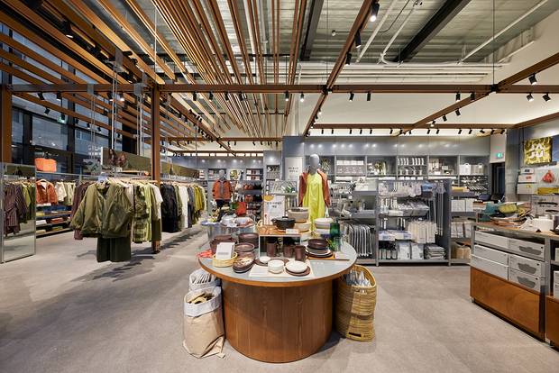 신세계까사 라이프스타일 브랜드 ‘자주’(JAJU)의 서초방배 콤팩트형 매장 전경.사진제공=신세계까사