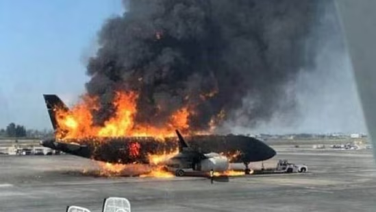 과달라하라 공항에서 불타고 있는 항공기 | SNS 캡처