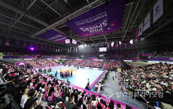 흥국생명이 인천 연고지 체육관 인 삼산월드체육관 실내 전경 모습.