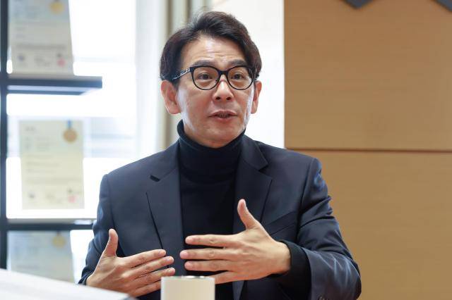 이원찬 파블로항공 대표는 지난 13일 아주경제와 인터뷰하면서&nbsp;"군집 드론을 수십~수백 대 운용할 수 있는 소프트웨어 플랫폼을 만드는 데 집중할 것"이라고 설명했다.&nbsp;[사진=유대길 기자 dbeorlf123@ajunews.com]