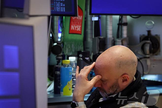 뉴욕증권거래소 트레이더 ⓒ 로이터=뉴스1
