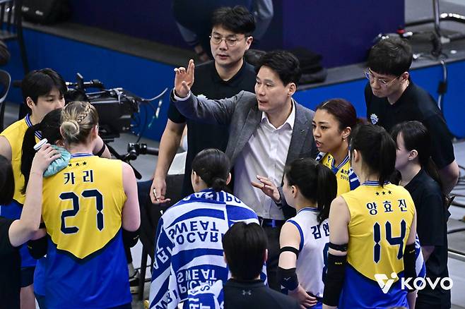 현대건설 강성형 감독. 제공 | 한국배구연맹