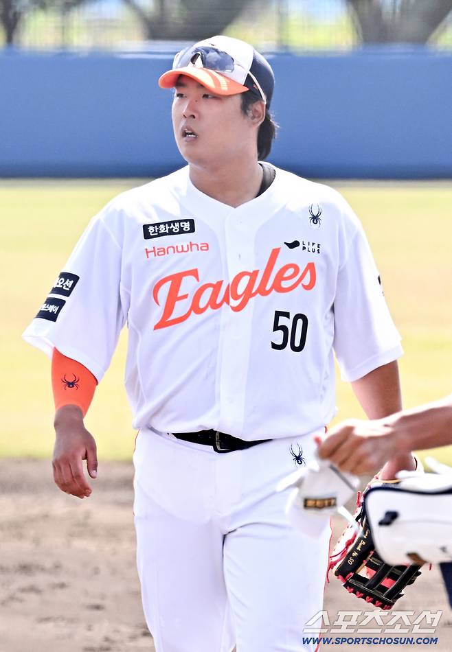 21일 일본 오키나와 고친다구장에서 열린 대한민국 야구 대표팀과 한화 이글스의 평가전. 강백호가 숨을 고르고 있다. 오키나와(일본)=박재만 기자 pjm@sportschosun.com/2026.02.21/