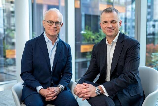 왼쪽부터 퍼킨스 코이 대표(Managing Partner) 윌리엄 말리(William G. Malley)와 애셔스트 CEO 폴 젠킨스(Paul Jenkins). /애셔스트 퍼킨스 코이